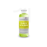 Eine transparente Kunststoffflasche mit gelb-grüner...