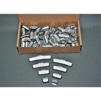 Zu sehen ist eine offene braune Kartonschachtel voller...