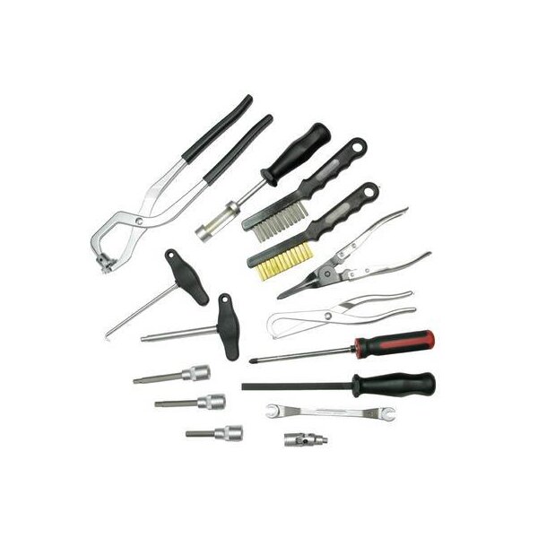 Das Bild zeigt eine Auswahl verschiedener Werkzeuge, darunter Zangen, Schraubendreher, Bürsten mit Metallschäften, einen Maulschlüssel, Steckaufsätze und weitere Handwerkzeuge, die ordentlich nebeneinander auf einer weißen Fläche angeordnet sind.