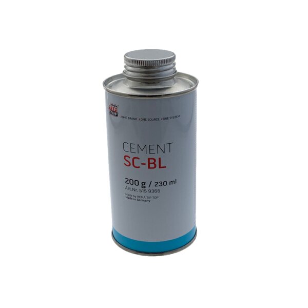 Das Bild zeigt eine zylindrische Metalldose mit silbernem Schraubdeckel. Auf dem Etikett steht: REMA TIP TOP, ONE BRAND, ONE SOURCE, ONE SYSTEM, CEMENT SC-BL, 200 g / 230 ml, Art.Nr. 515 9366, Made by REMA TIP TOP, Made in Germany. Die Dose ist hauptsächlich weiß mit einem blauen Streifen am unteren Rand.