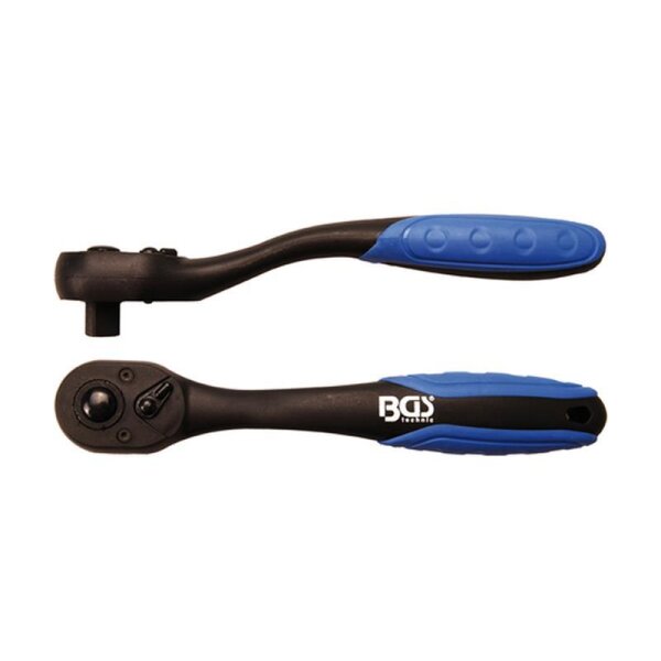 Das Bild zeigt eine schwarze Umschaltknarre mit einem blau gummierten, ergonomisch geformten Griff. Die Umschaltknarre ist in zwei Perspektiven dargestellt: einmal von oben und einmal von der Seite. Auf dem Griff ist das Logo „BGS technic“ in Weiß zu sehen.