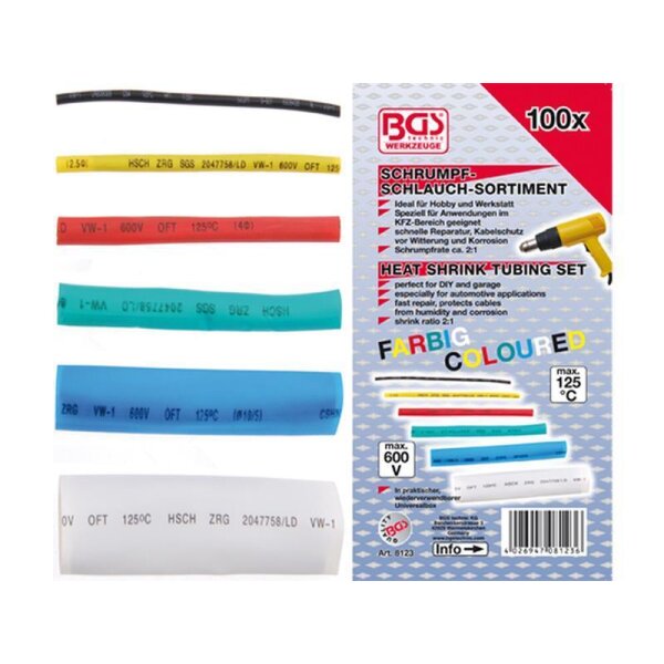 Das Bild zeigt eine Verpackung mit der Aufschrift „BGS Werkzeuge 100x Schrumpf-Schlauch-Sortiment“ sowie „Heat Shrink Tubing Set“. Links sind verschiedene Schrumpfschläuche in den Farben Schwarz, Gelb, Rot, Grün, Blau und Weiß in unterschiedlichen Größen senkrecht angeordnet. Rechts auf der Verpackung sind Hinweise zu Einsatzbereichen, wie Hobby, Werkstatt und KFZ, sowie maximale Temperatur (125 Grad Celsius) und maximale Spannung (600 Volt) angegeben. Eine gelbe Heißluftpistole ist abgebildet. Darunter steht das Wort „farbig“ in deutschen und englischen Buchstaben. Am unteren Rand ist ein Barcode mit Artikelnummer zu sehen.