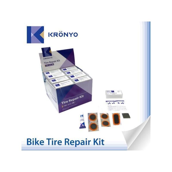 Das Bild zeigt ein Fahrrad-Reparaturset der Marke KRÖNYO. Im linken Bereich ist ein offener, violett-weißer Karton mit mehreren kleinen Packungen sichtbar. Rechts daneben sind die Einzelteile des Reparatursets ausgebreitet: ein kleiner Klebstofftube, mehrere runde und rechteckige Flicken mit orangem Rand, ein kleiner rechteckiger Metallbereich (vermutlich eine Raspel) und ein weißer Zettel mit Text und Bildern. Oben links befindet sich das Logo und der Schriftzug der Marke KRÖNYO. Unten steht in blauer Schrift: Bike Tire Repair Kit.